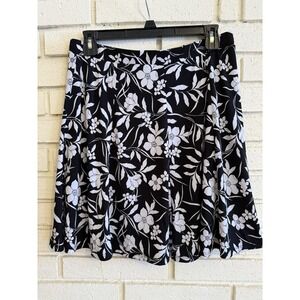 Susan Graver Black White A-line Skort Womens Sz Sm. Pull On Liquid Knit Skirt‎